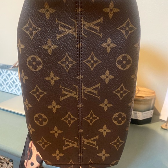 🔥💕SOLD Authentic Louis Vuitton Turenne PM.💕🔥 - Picture 7 of 8